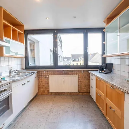 Am Hbf Mit 2 Schlafzimmern Und Sky * Koblenc