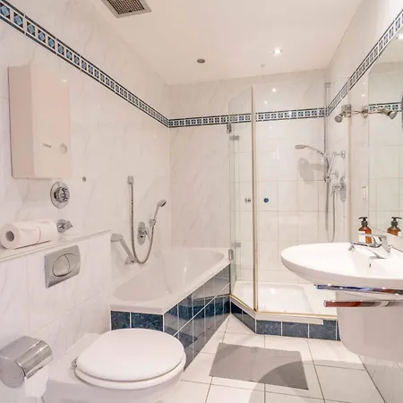 Am Hbf Mit 2 Schlafzimmern Und Sky شقة *