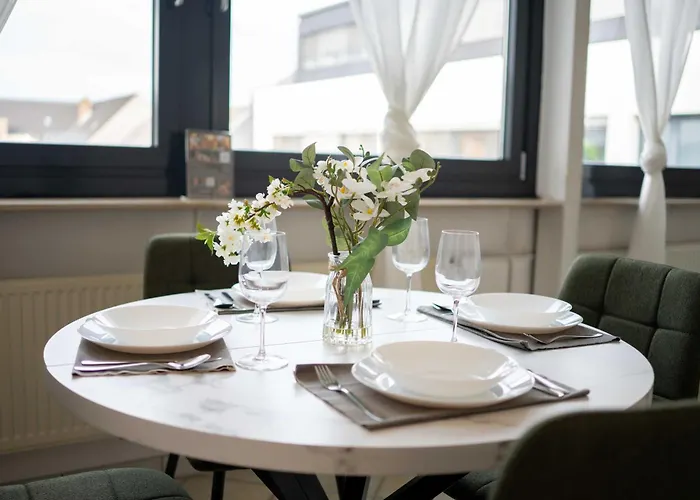 Apartment Am Hbf Mit 2 Schlafzimmern Und Sky Koblenz (Rhineland-Palatinate)