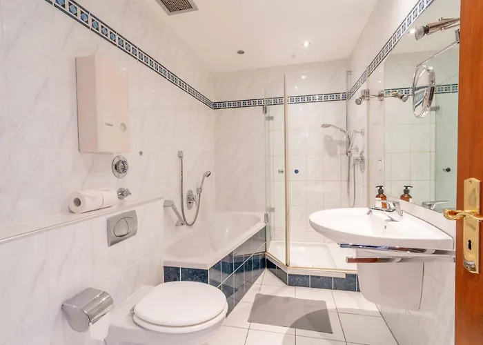 Am Hbf Mit 2 Schlafzimmern Und Sky Apartmán *