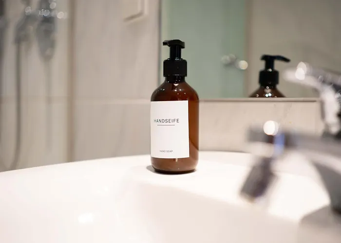 Am Hbf Mit 2 Schlafzimmern Und Sky Apartment